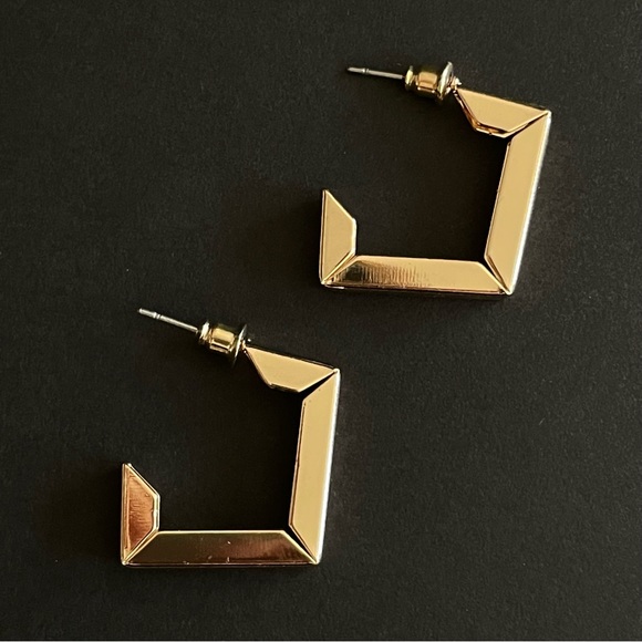 Square Gold Hoop Fashion Earrings - NWT - Picture 3 of 8